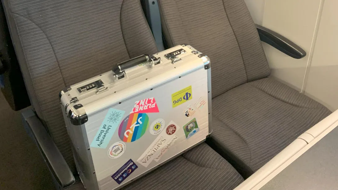 The metal case carrying the quantum light source. Credit: H Huet, C2N Paris. The metal case carrying the quantum light source. Credit: H Huet, C2N Paris